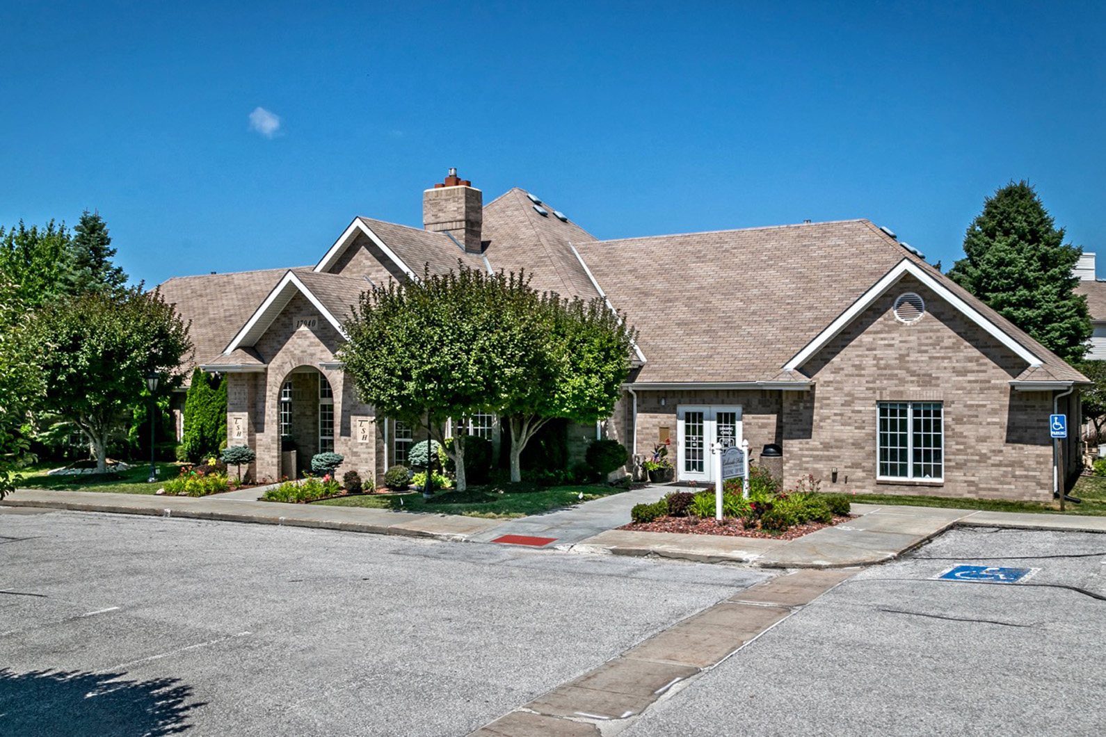 Lakeside Hills Apartments Clubhouse Exterior