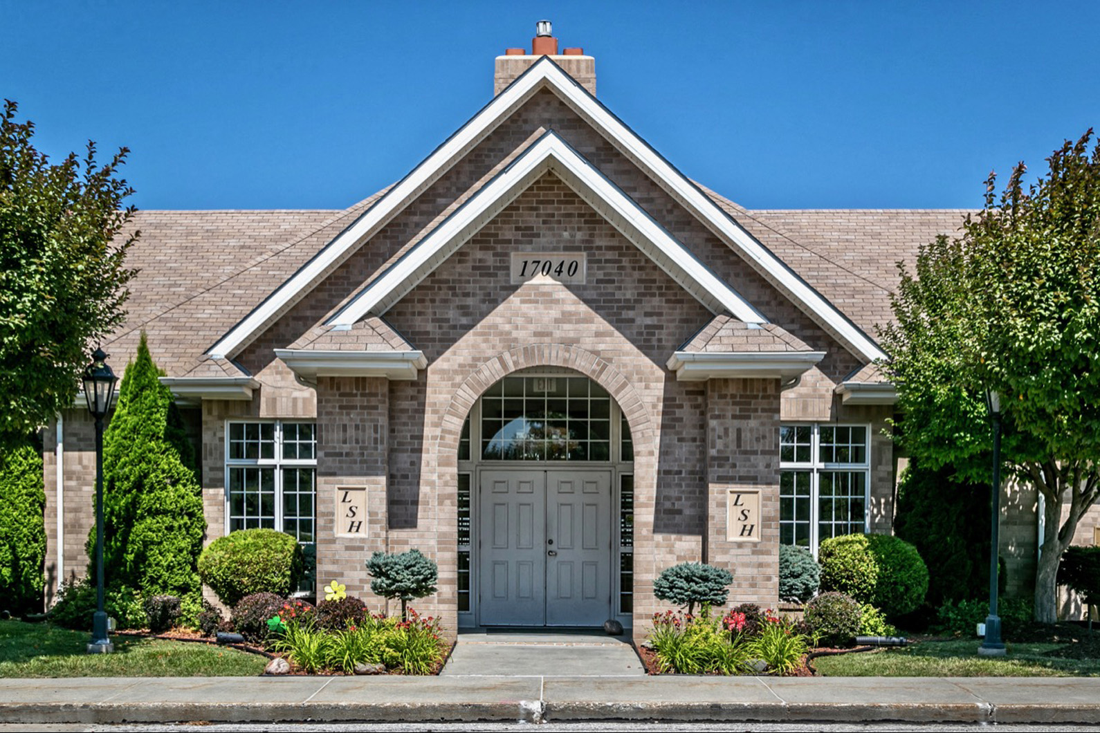 Lakeside Hills Apartments Clubhouse Exterior