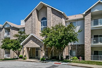 Lakeside Hills Apartments Exterior - Photo Gallery 36