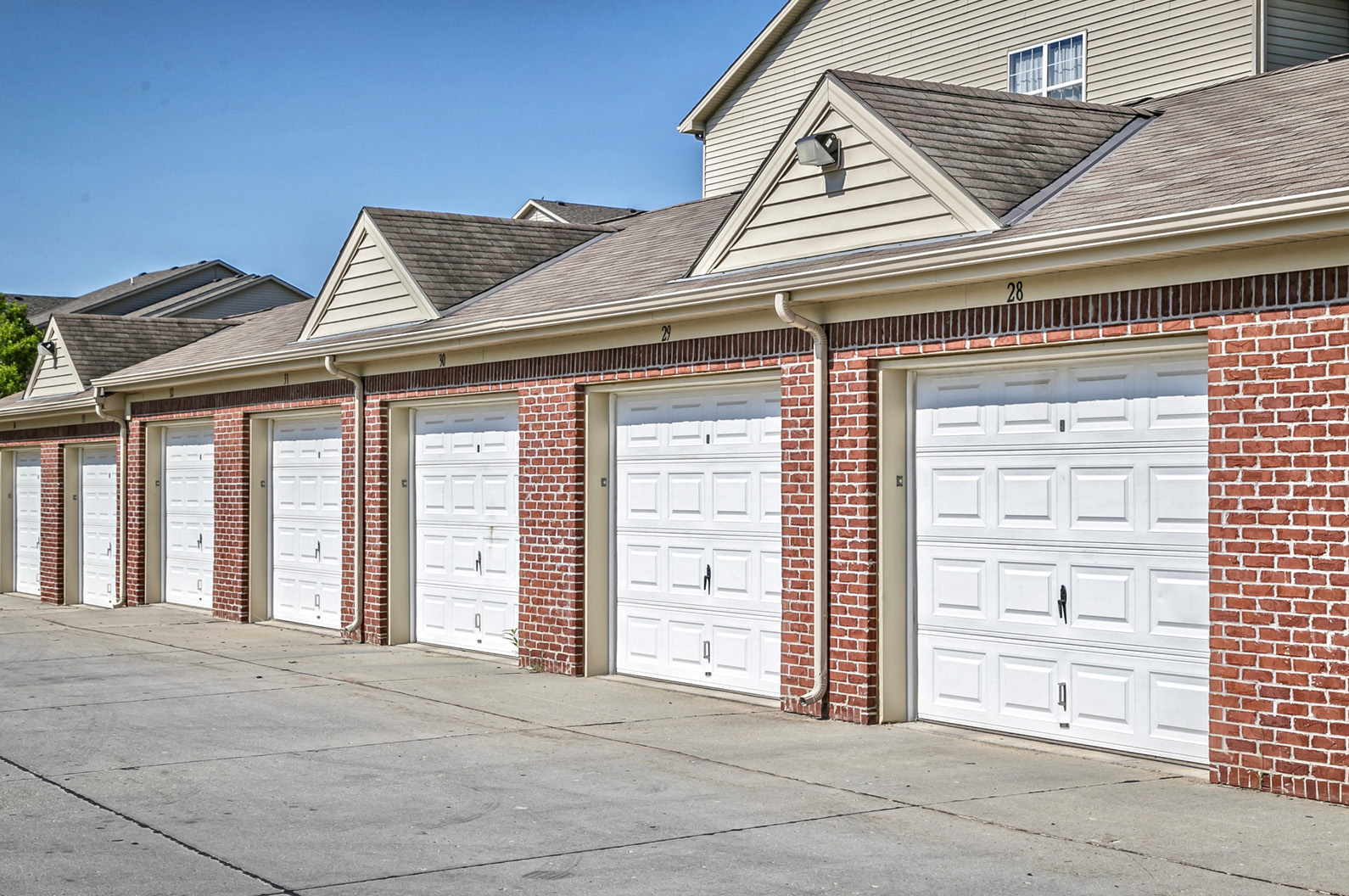 Direct-Access Parking Garage at Landings Apartments, The, Bellevue