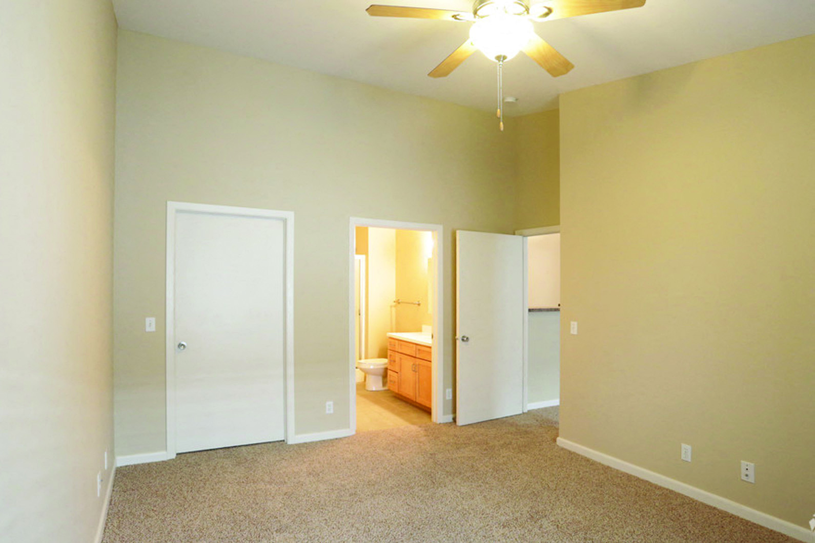 Open Livingroom at Briar Hills Apartments in Omaha, NE