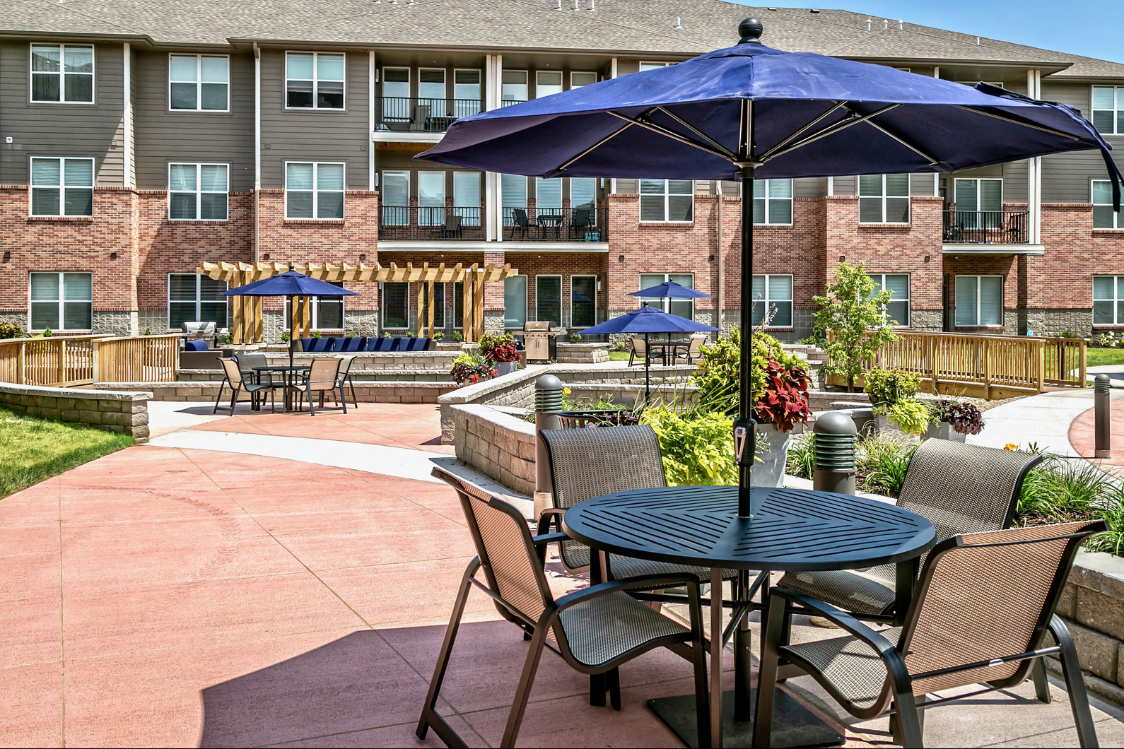 Courtyard at The Apartments at Lux 96 in Papillion, NE