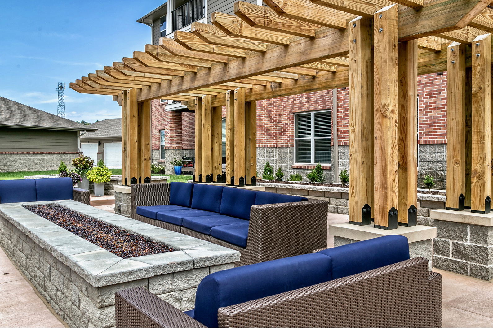 Courtyard at The Apartments at Lux 96 in Papillion, NE