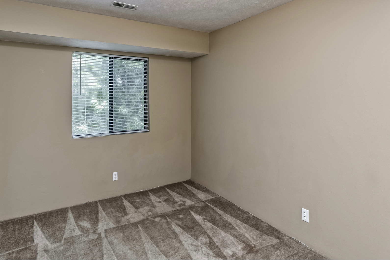 One and two bedroom apartments at Maple View Apartments, Omaha, NE