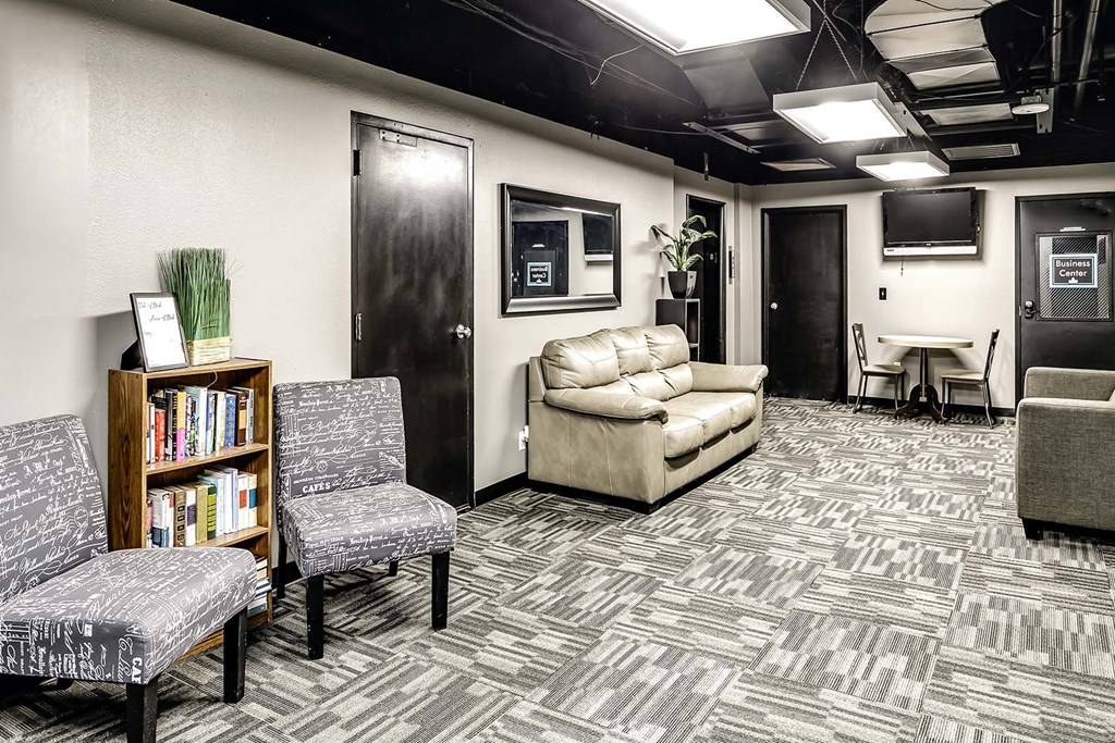 Community lounge at Orpheum Tower Apartments in Omaha, NE