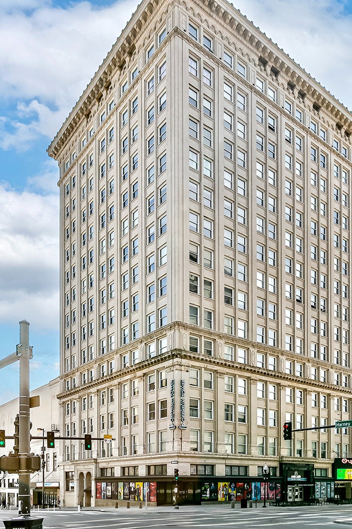 Orpheum Tower Apartments in Omaha, NE