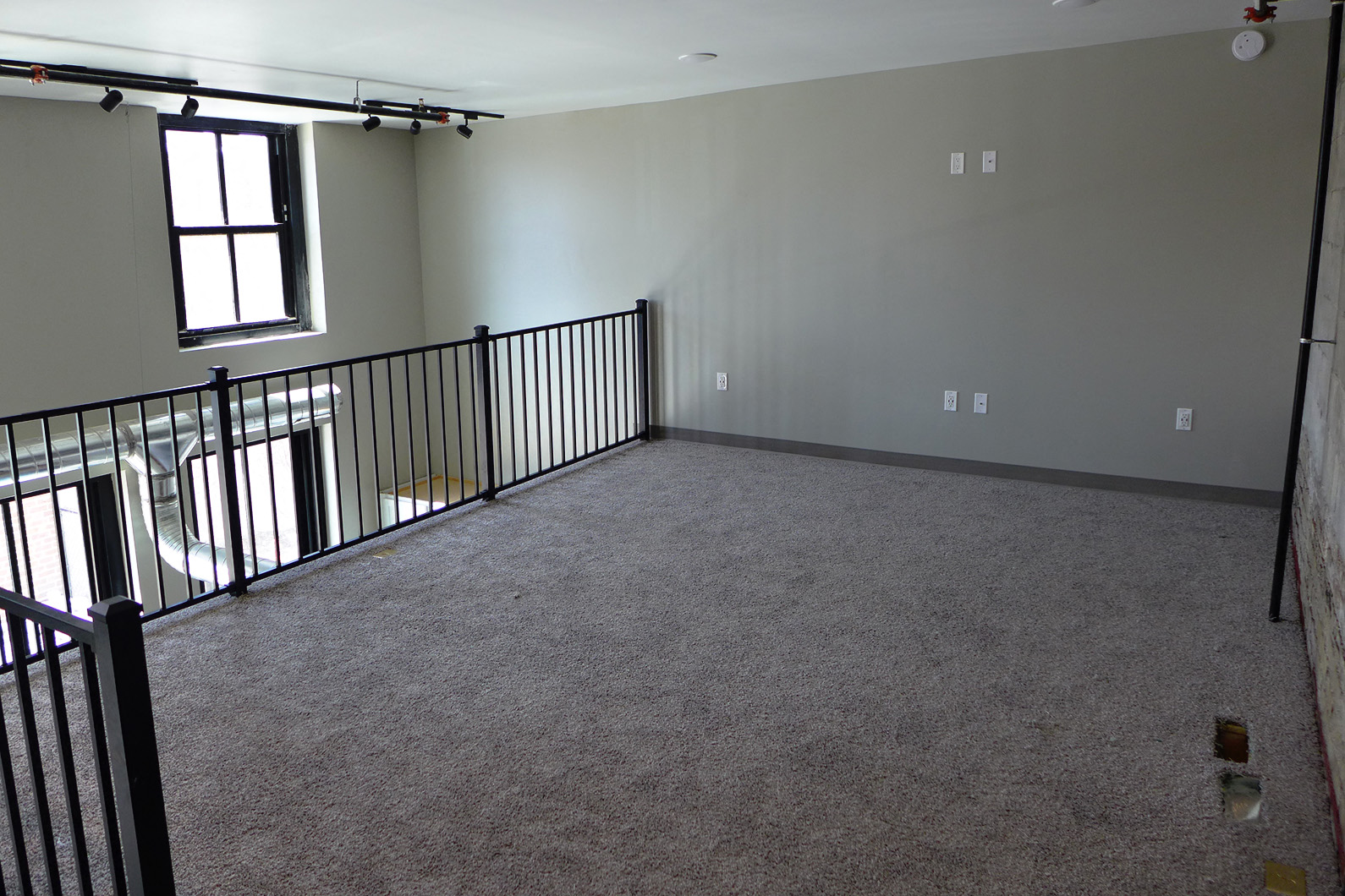 Studio, one and two-bedroom apartment homes in the historically-renovated Hupmobile Apartments in Omaha, NE