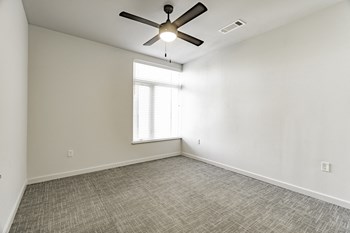Large one and two bedroom apartment homes with amazing finishes at Pinnacle Heights Apartments in Rogers, Arkansas. - Photo Gallery 5