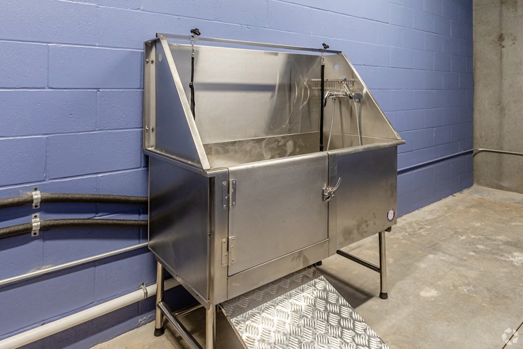Pet washing station at Pinnacle Heights in Rogers, AR