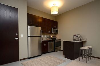 Stainless steel appliances at 1501 Jackson Apartments in Downtown Omaha, NE