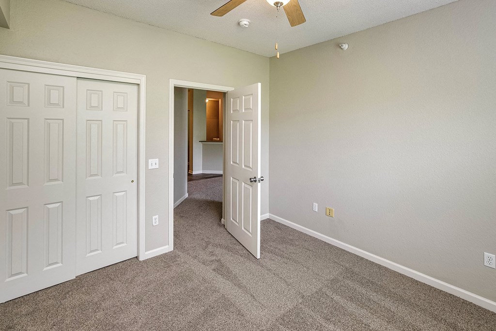 Bedroom at Autumn Grove Apartments, Omaha, NE, 68135