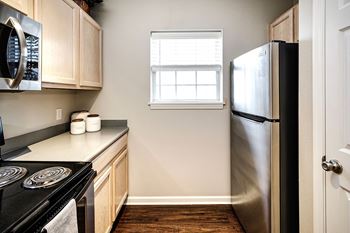 Efficient Appliances at Autumn Grove Apartments, Nebraska, 68135