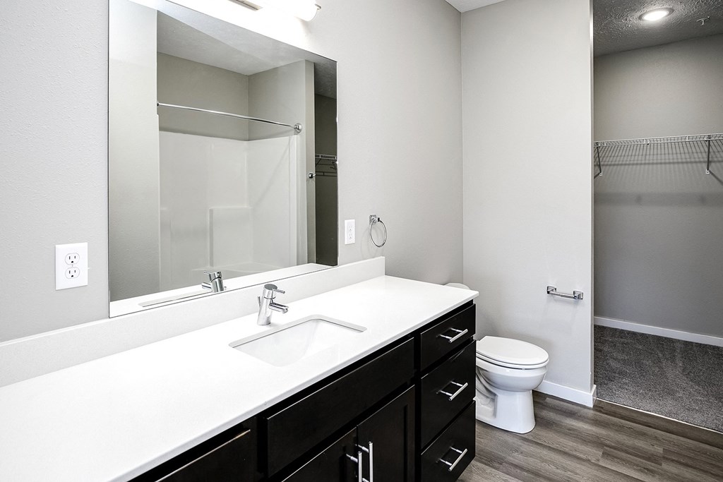 Large Bathroom at Cross Creek in Lexington, NE