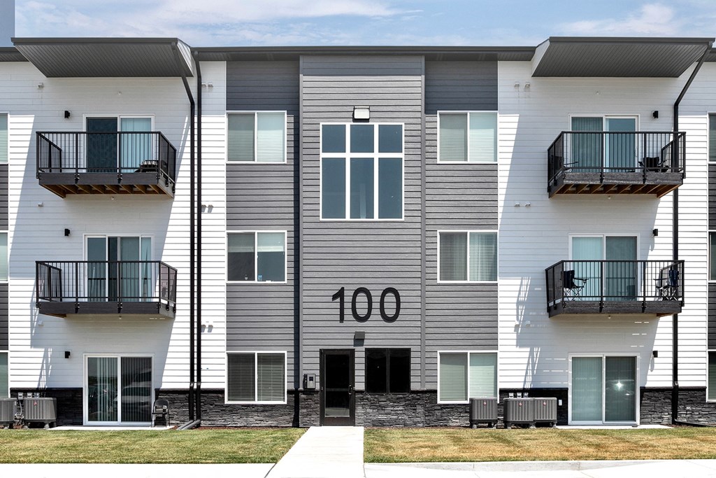 Exterior at Cross Creek in Lexington, NE