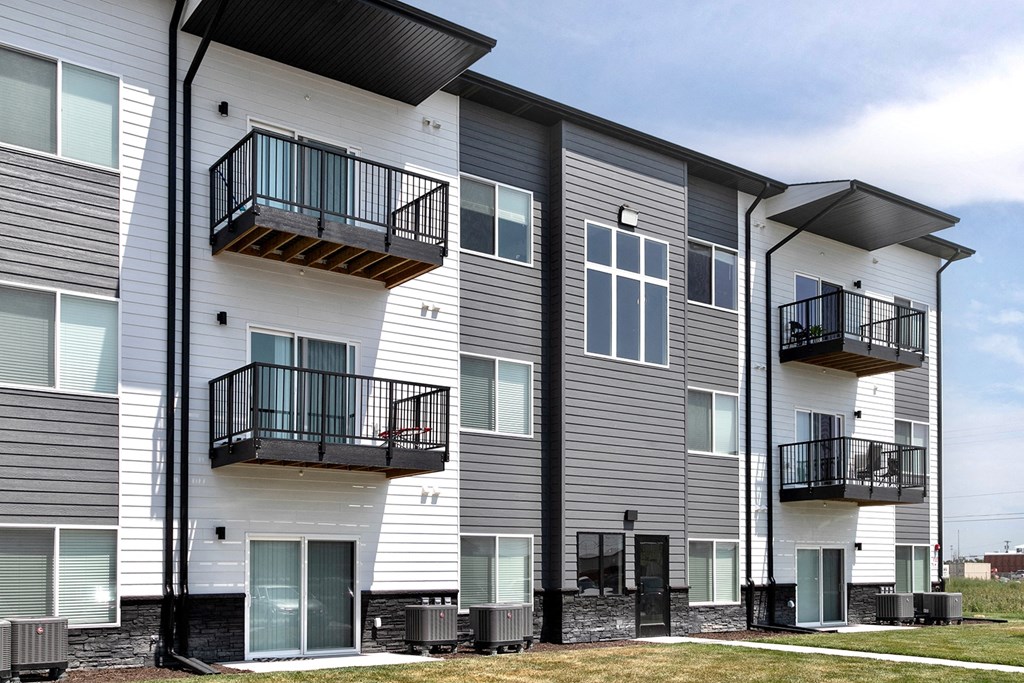 Exterior at Cross Creek in Lexington, NE