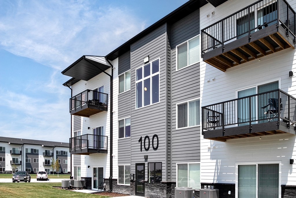 Exterior at Cross Creek in Lexington, NE