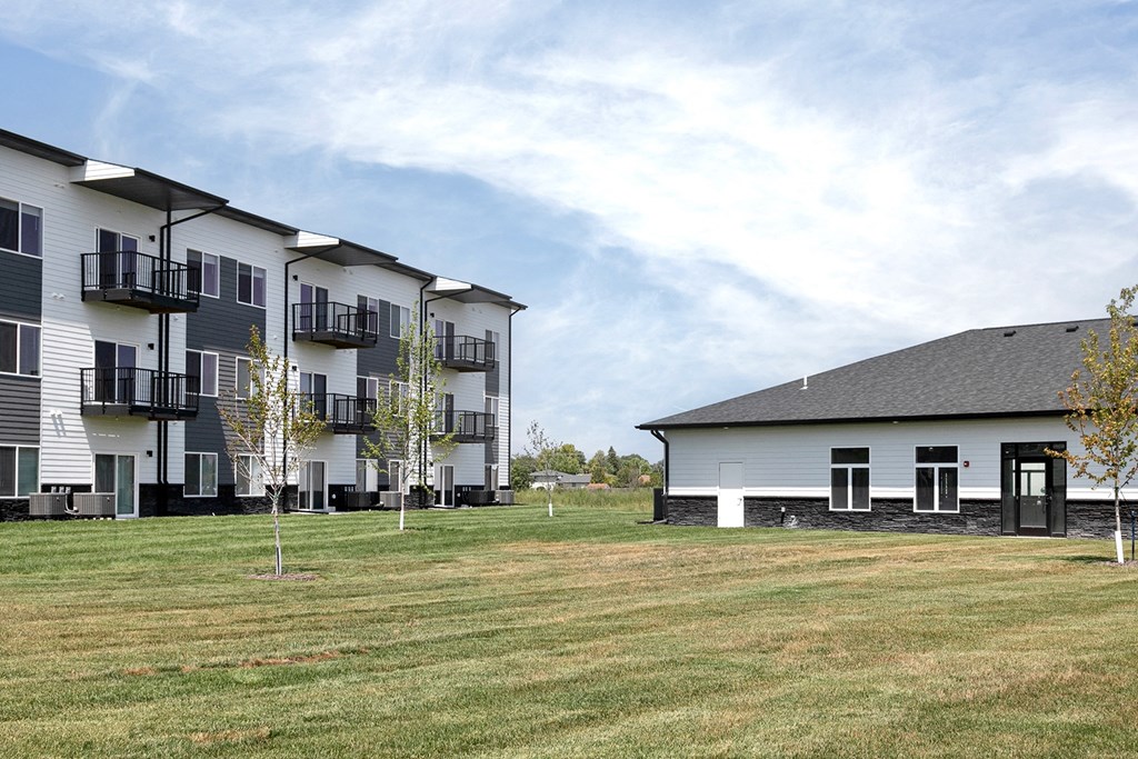 Exterior at Cross Creek in Lexington, NE