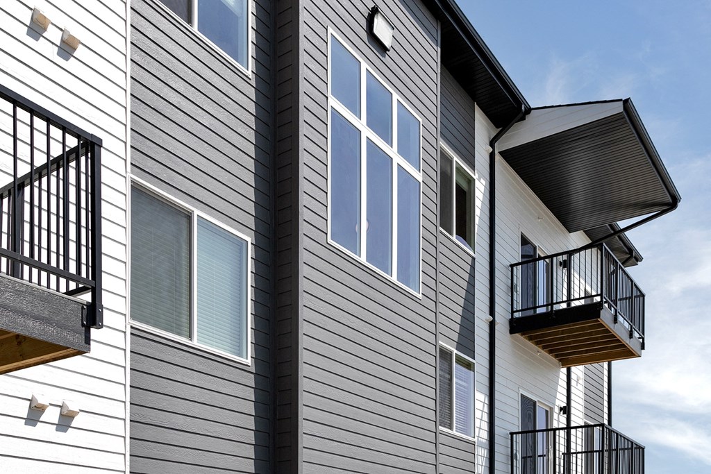 Exterior at Cross Creek in Lexington, NE