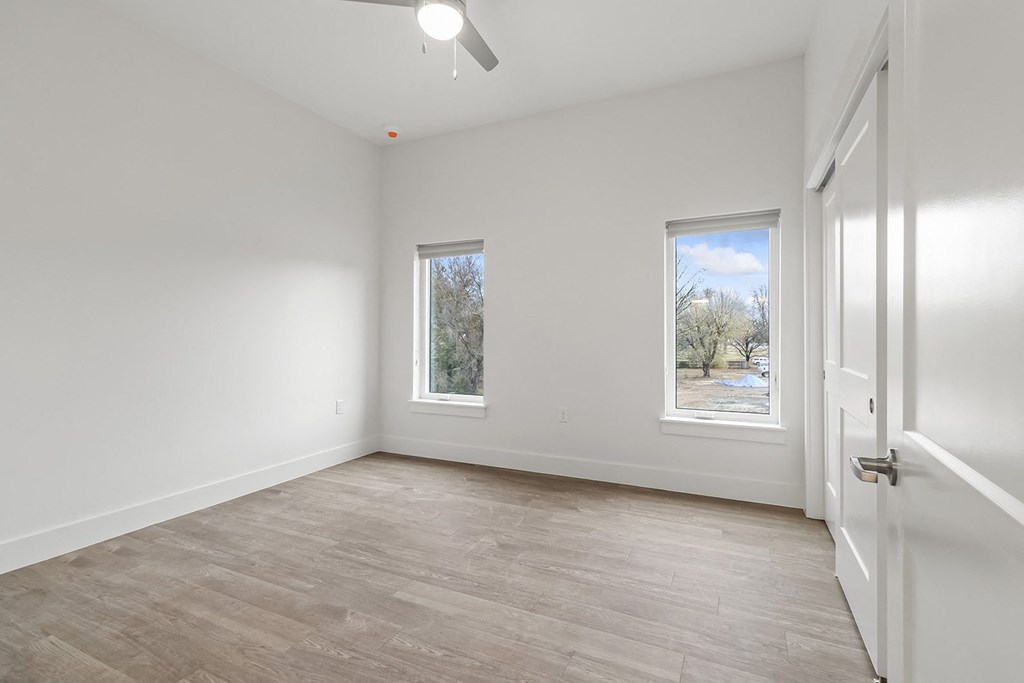 One and two bedroom apartment homes with large Windows at G at Market in Bentonville, AR