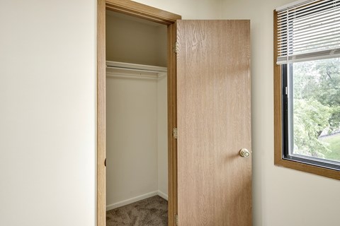 One and two-bedroom Apartments and Townhomes at Gold Coast Square Apartments and Townhomes in Papillion, NE