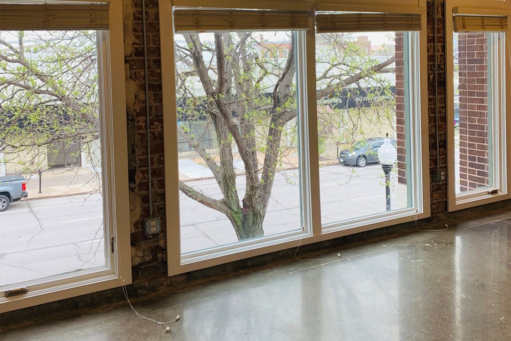 Studio, one and two-bedroom apartment homes in the historically-renovated Hupmobile Apartments in Omaha, NE