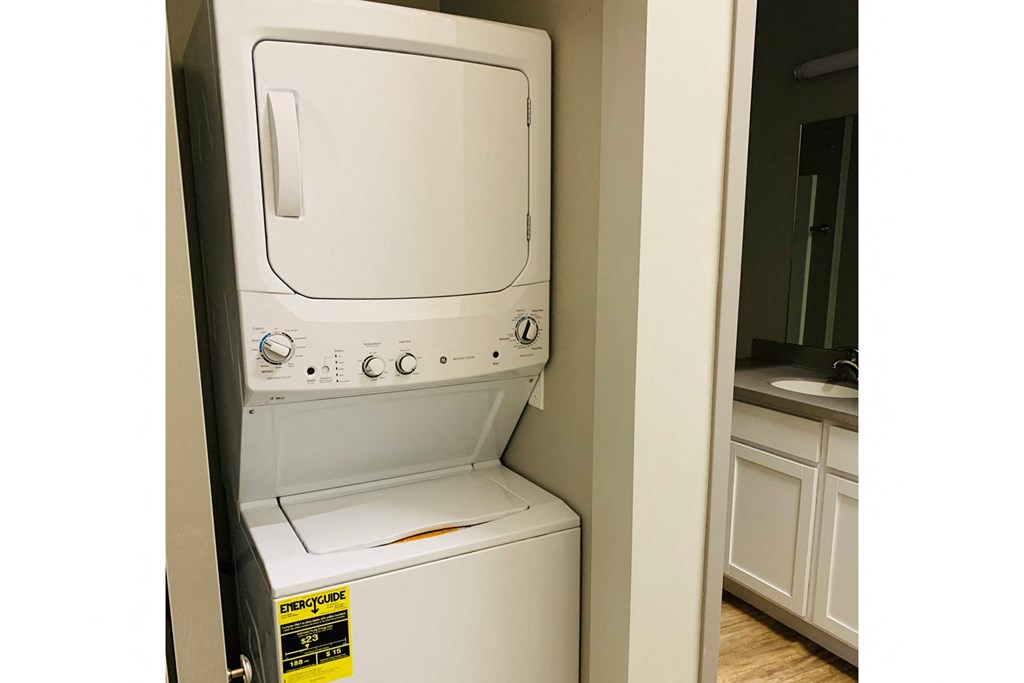 Studio, one and two-bedroom apartment homes in the historically-renovated Hupmobile Apartments in Omaha, NE