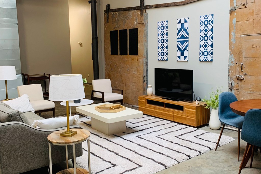 Studio, one and two-bedroom apartment homes in the historically-renovated Hupmobile Apartments in Omaha, NE