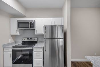 Stainless steel appliances at Parham Pointe Apartments in Little Rock, AR