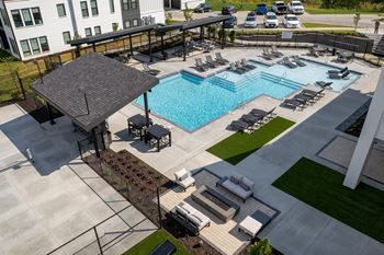 Resort-style heated pool at Park125 in Omaha, NE