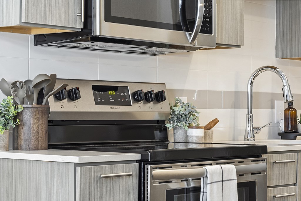 Studio, one, two and three bedroom apartment homes at Pinnacle Heights Apartments in Rogers, AR