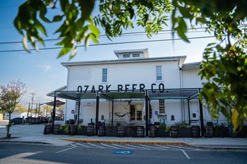 Convenient Rogers Location at Shadowbrooke Village in Rogers, AR