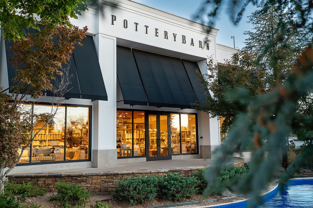 Convenient Rogers Location at Shadowbrooke Village in Rogers, AR