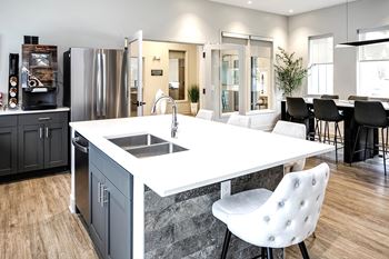 Equipped Kitchen In Clubhouse at Sandstone Villas Apartments, Omaha, 68116