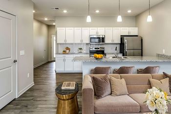 Stainless Steel Appliances at Sandstone Villas Apartments, Omaha