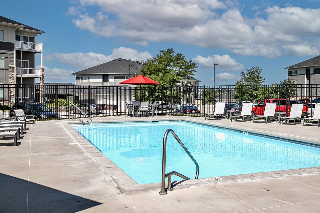 Sparkling Pool at Tamarin Ridge in Lincoln, NE