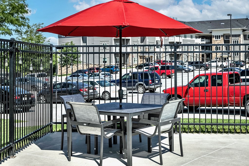 Sparkling Pool at Tamarin Ridge in Lincoln, NE