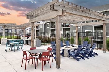 Sundeck with Gas Grills at The 8801 in Lincoln, NE