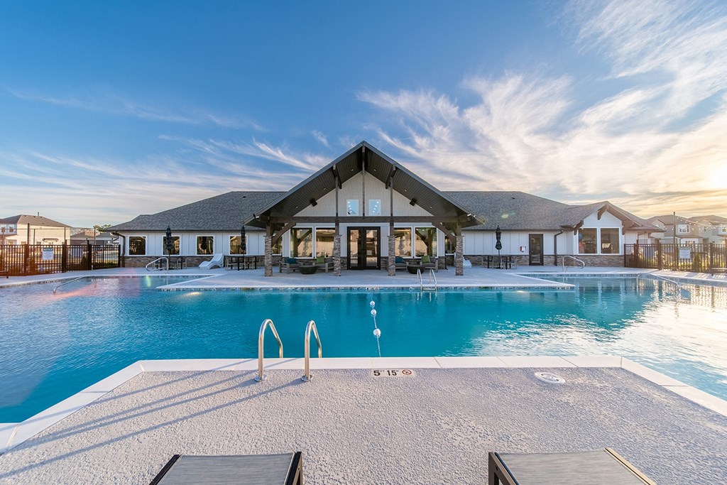 Sparkling Pool at The Grove in Rogers, AR