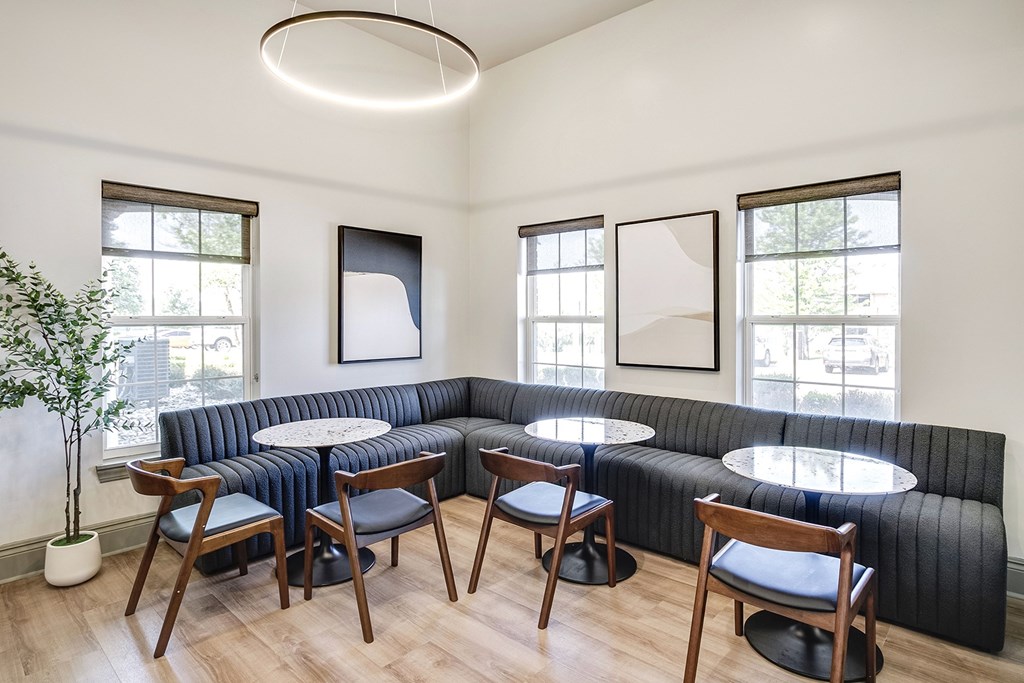 Clubhouse area at The Landings Apartments, Bellevue 68123