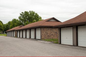 Detached Garages at Thomasbrook Apartments in Lincoln, NE