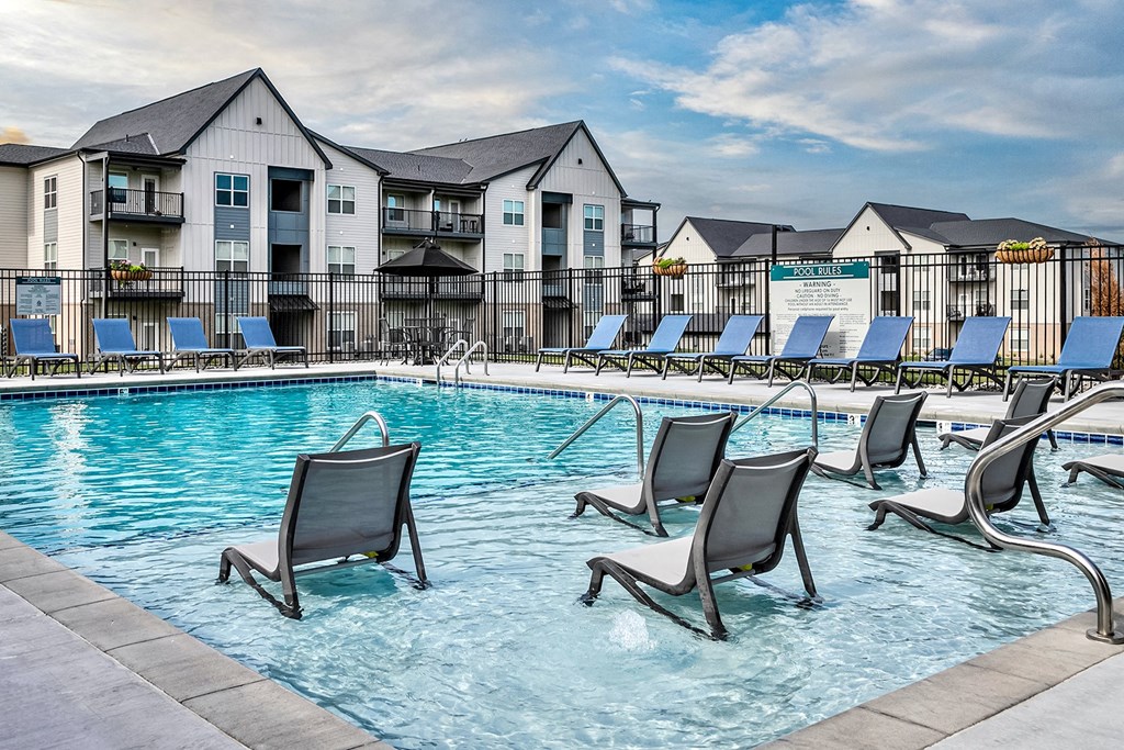 Resort-style swimming pool with baja shelf at Tiburon Ridge in Omaha, NE