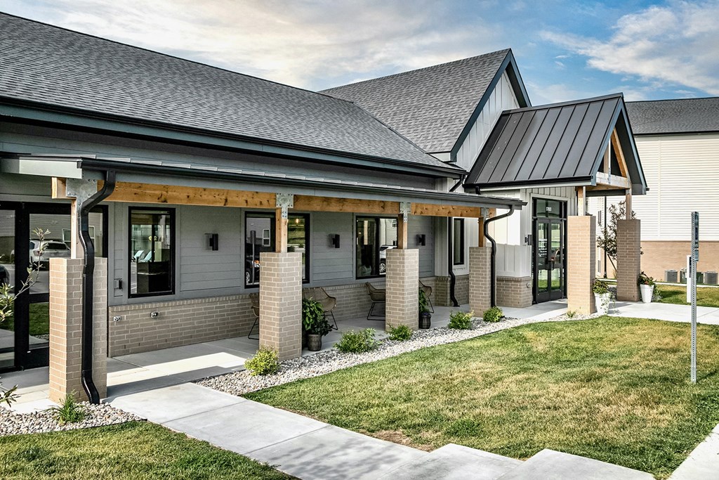 Elegant Exterior View at Tiburon Ridge, Omaha, NE