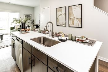 Quartz countertops at The Trails at North Streams in Omaha, NE