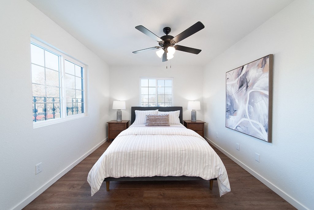 One and two bedroom apartment homes with custom quarts countertops, full size washer and dryer, premium appliance package, custom cabinetry package and lighting with close proximity to the University of Arkansas the newly renovated with historic charm Vineyards at Garland in Fayetteville, AR