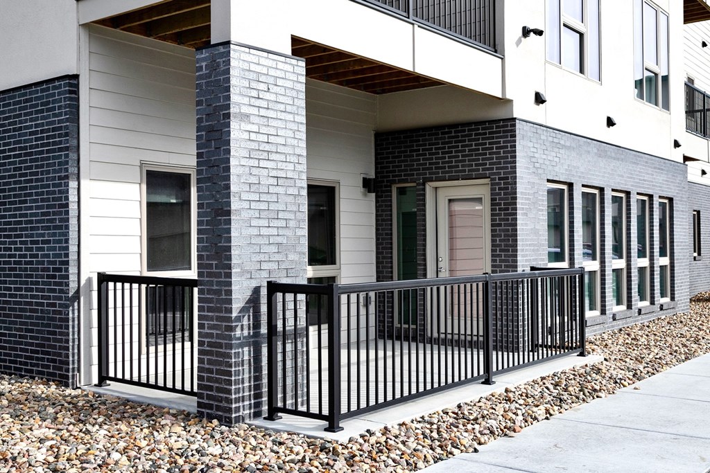 Exterior patio at Vue 178 in Omaha, NE
