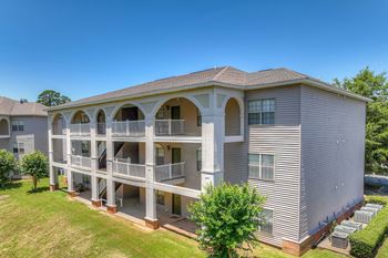 Beautifully landscaped grounds at Parham Pointe Apartments in Little Rock, AR