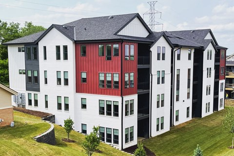 Property Exterior at Park 125 West Dodge apartments in Omaha, NE