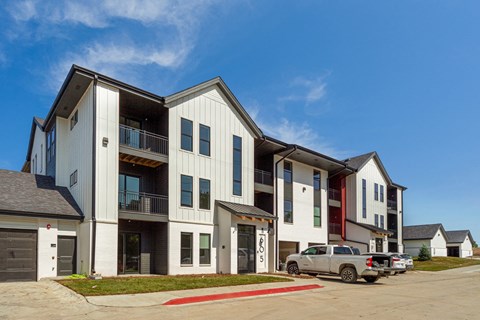 Property Exterior at Park125 West Dodge apartments in Omaha, NE