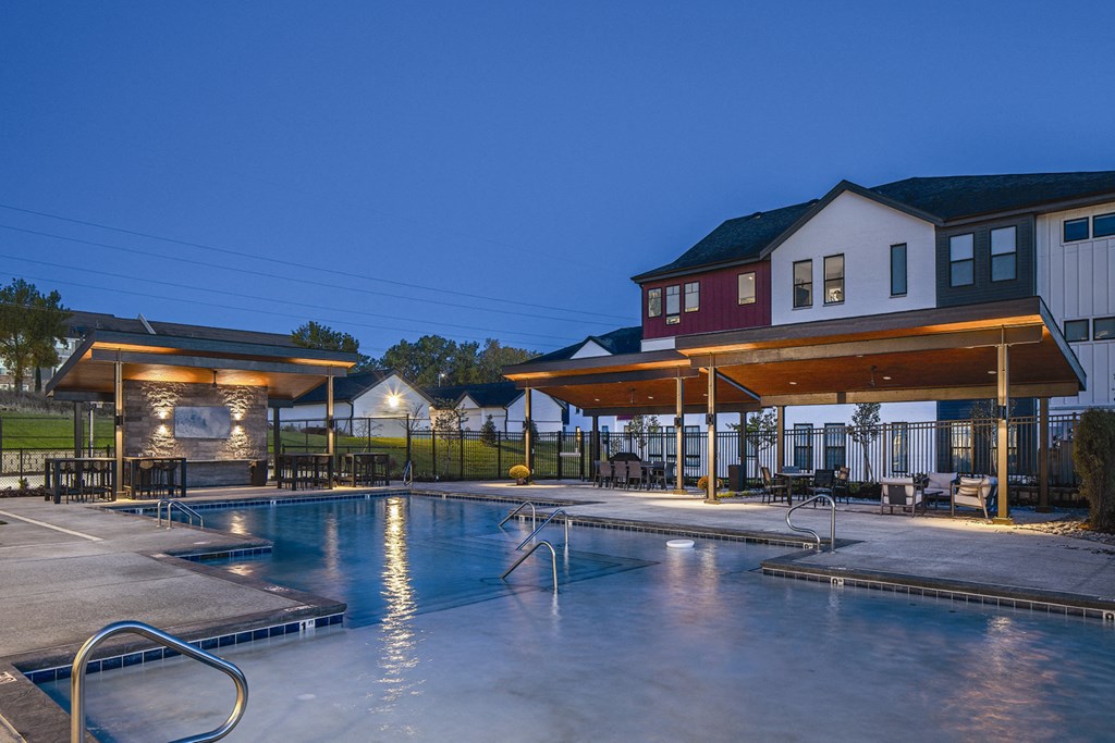 Swimming pool at Park125 in Omaha, NE