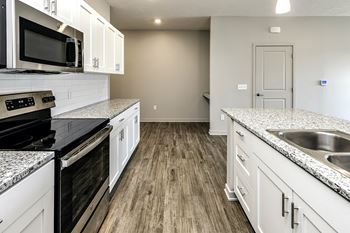 Stainless Steel Appliances at Sandstone Villas Townhomes in Omaha, NE